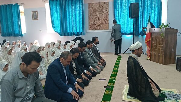 طنین انداز شدن زنگ نماز در دبستان لطیفه 