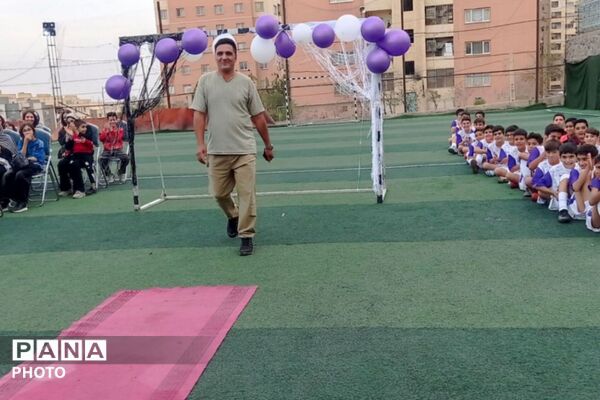 جشن اهدای مدال به نونهالان در باشگاه ورزشی ستارگان