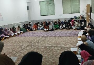 برگزاری گردهمایی معنوی در دبیرستان سادات شهرستان‌ زارچ
