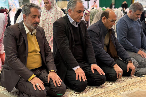 قاب‌هایی از خلوت عاشقانه دانش‌آموزان اسلامشهری در اعتکاف