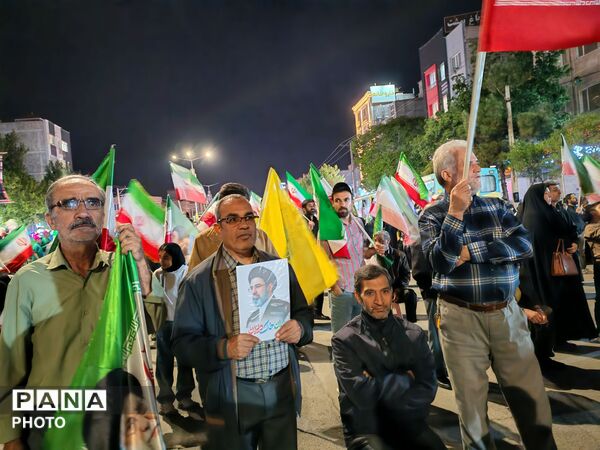 تجمع شبانهٔ شهروندان در پنجاه‌ونهمین شب یادبود در بلوار فضل