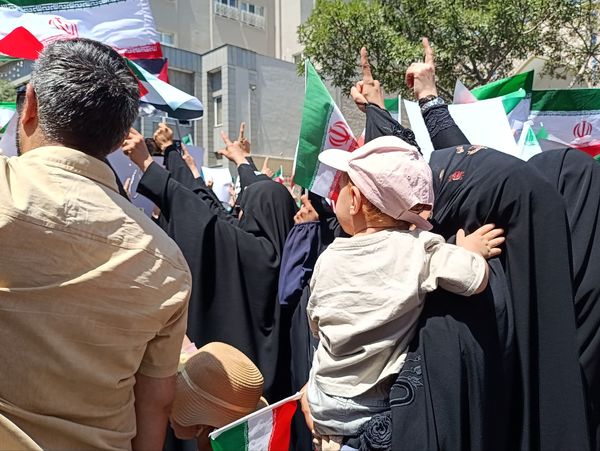 راهپیمایی جمعه خشم و نصر با حضور پرشور مشهد مقدس برگزار شد