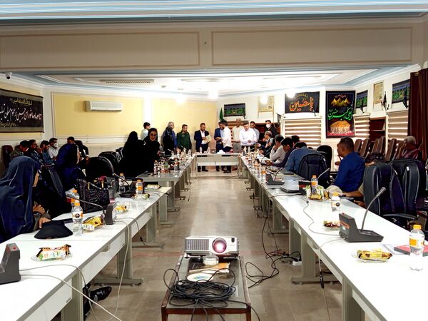 فرمانداری حاجی‌آباد و قلم‌های امید نگاهی به آینده رسانه و توسعه در سایه روز خبرنگار