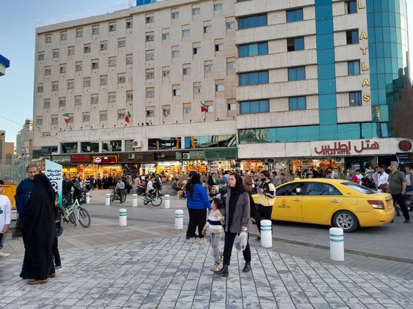  حضور پرشور زائران و مجاوران حضرت رضا (ع)