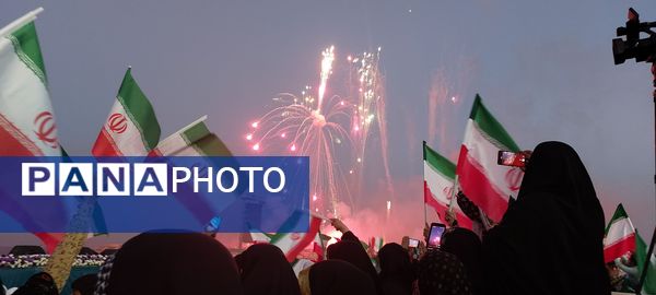 محفل قرآنی با حضور محفلی‌ها 