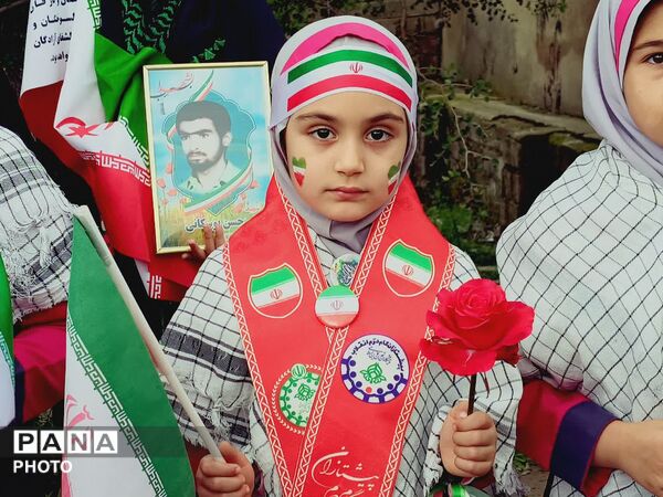 تشییع پیکر شهید محمدصادق توانی بلیانی در کازرون