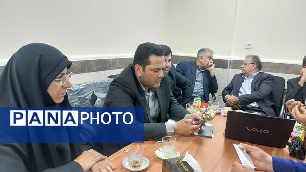 برگزاری میز خدمت به‌مناسبت هفته دولت در بلده