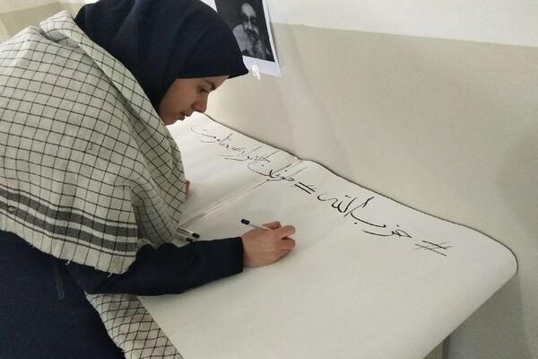 مراسم بزرگداشت فرماندهان مقاومت در دبیرستان هوشنگی