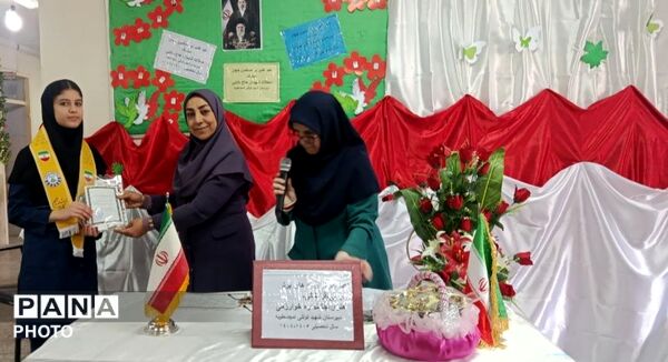تقدیر از نفرات برتر درسی فرهنگی و هنری جشنواره خوارزمی همزمان با عید غدیر