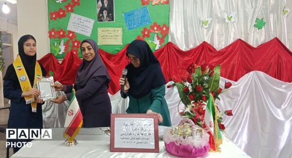 تقدیر از نفرات برتر درسی فرهنگی و هنری جشنواره خوارزمی همزمان با عید غدیر