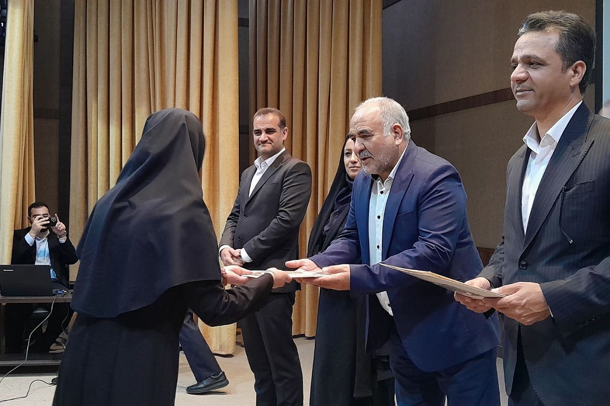 اختتامیه جشنواره نوجوان خوارزمی و تقدیر از برترین های مقطع متوسطه اول 