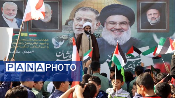  ادای احترام دانش‌آموزان و فرهنگیان شهرستان پاکدشت به مقام شامخ شهیدان مقاومت و شهید سید حسن نصرالله 