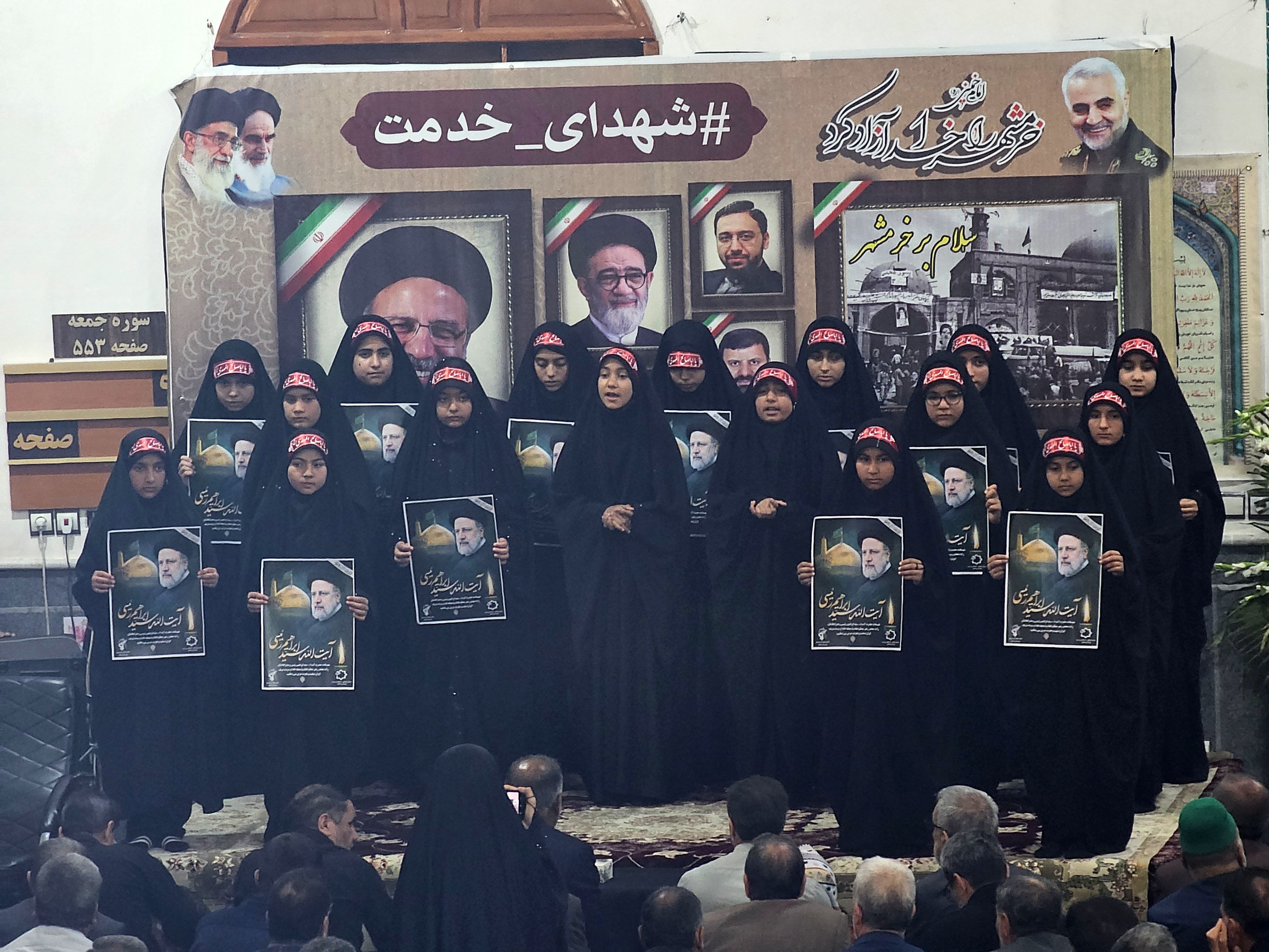 مراسم گرامیداشت شهدای خدمت و سال‌روز آزادسازی خرمشهر در مسجد امام حسین(ع) نیشابور