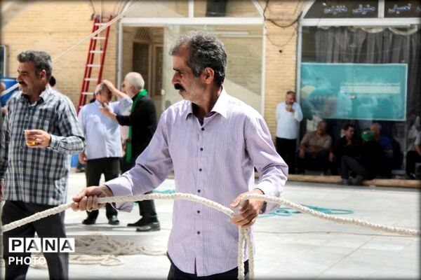 برپایی خیمه عزای سیدالشهدا(ع) در تکیه سنتی چهل اختران قم