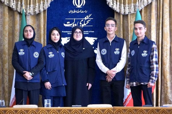 نسل دانش‌آموز امروز، پرچمدار وحدت و سرمایه فردای ایران است