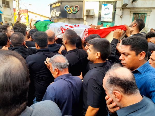 مراسم وداع مردم قهرمان پرور با پیکر پاک جاسم دلاوری در قائمشهر