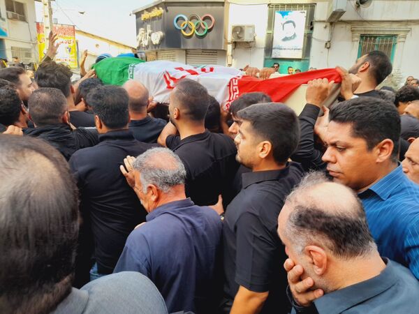 مراسم وداع مردم قهرمان پرور با پیکر پاک جاسم دلاوری در قائمشهر