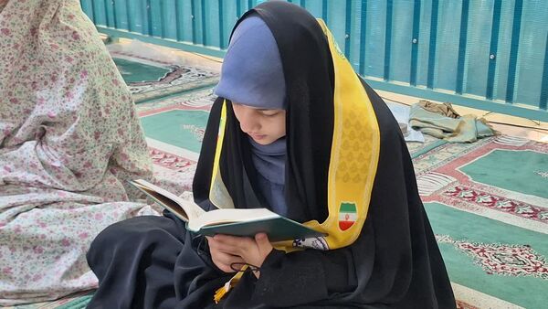 مراسم روز سوم اعتکاف دانش‌آموزان دختر در مسجدالنبی کرج