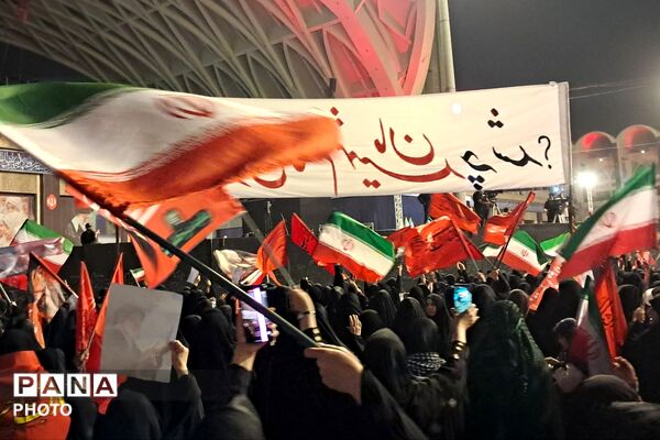 آیین وداع ملت ایران با پدر امت؛ خیزش یک ملت در سوگ رهبر شهید