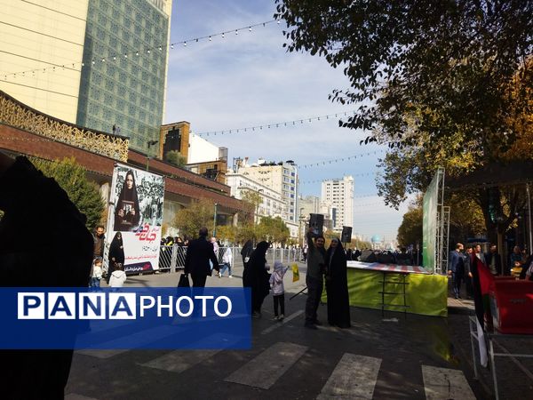 راهپیمایی ۱۳ آبان در تبادکان