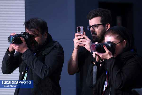 نشست نقد و بررسی فیلم «رقص باد» در چهل و چهارمین جشنواره ملی فیلم فجر