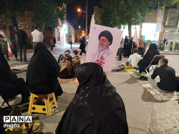 نیشابور در سوگ؛ حضور پرشور مردم در مسجد جامع برای شب چهارم محرم