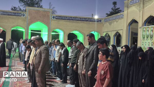 شب‌های نورانی گلزار شهدا در تجمعات مردمی در فارسان