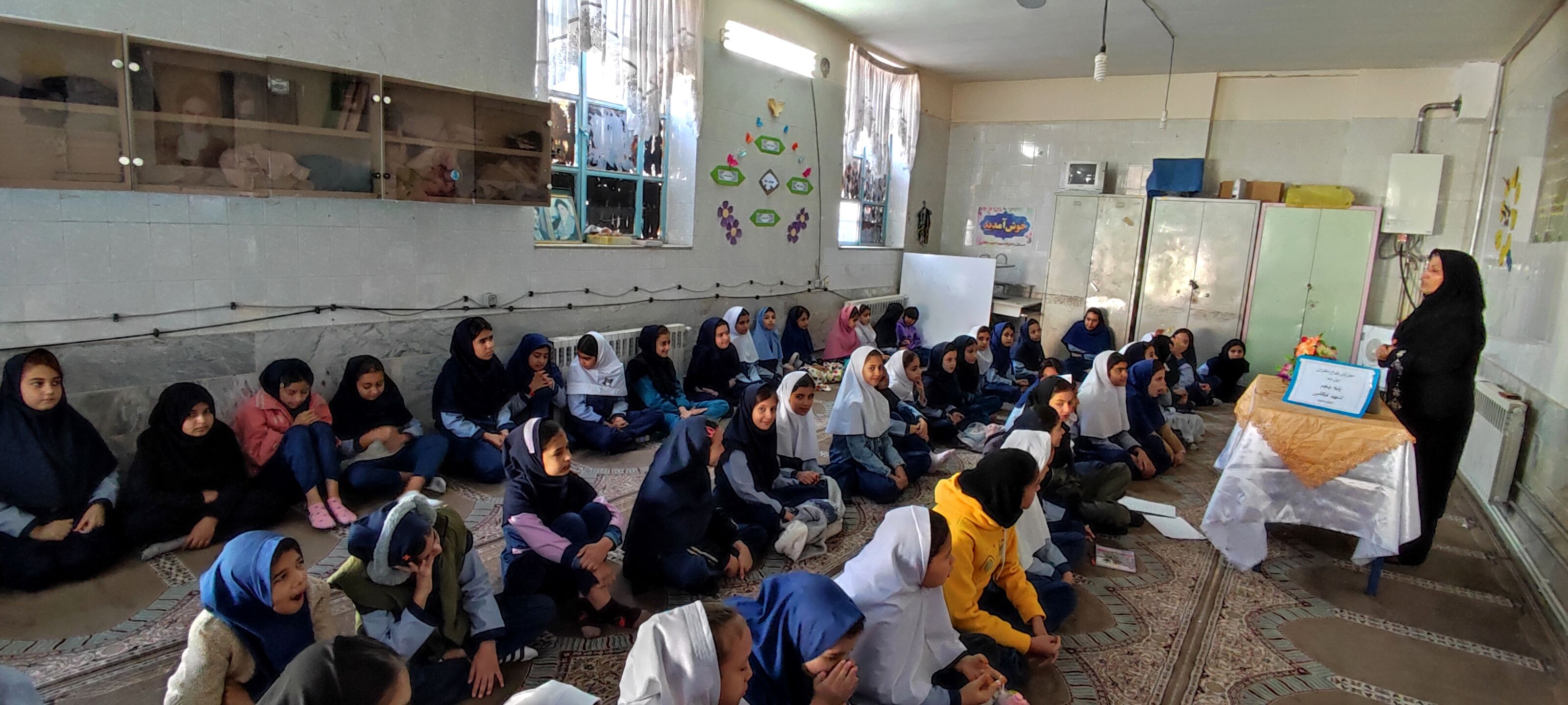 کارگاه آموزشی دانش‌آموزان در هفته پدافند غیرعامل (پدافند زیستی) در مدرسه شهید خاقانی شهرستان شیروان