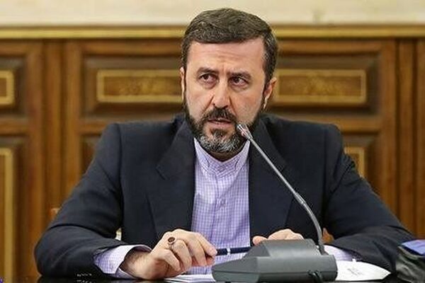 ایران به اعمال حقوق حاکمیتی بر تنگه هرمز ادامه می‌دهد