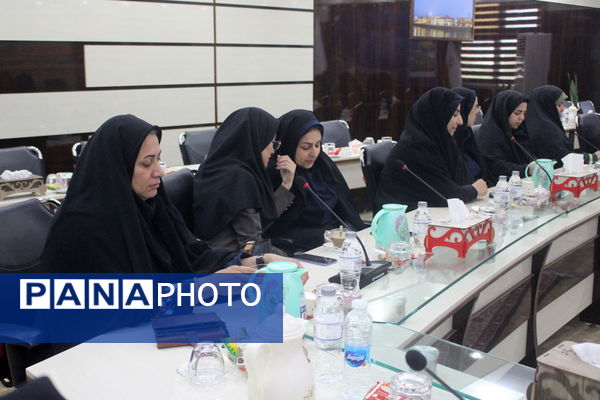 کارگاه آموزشی ویژه بانوان شاغل در اداره‌کل آموزش و پرورش استان بوشهر 