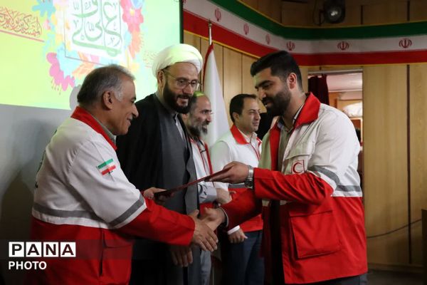 آیین تجلیل از کارکنان و خانواده‌های هلال‌احمر استان همدان همزمان با دهه امامت و ولایت