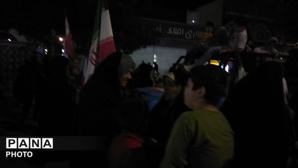 زمزمه های دعا در بلوار فضل نیشابور 