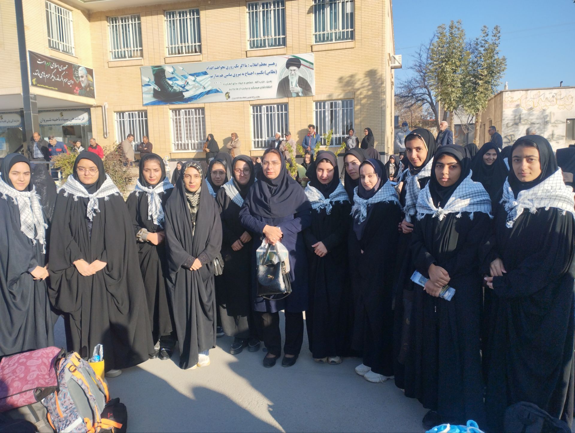 اعزام دانش‌آموزان دبیرستان‌های دخترانه شهرستان شیروان دوره متوسطه دوم به اردوری راهیان نور مناطق جنوب کشور