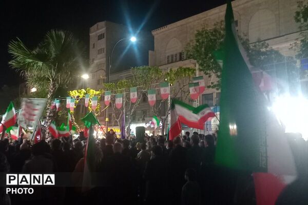 حضور مردم‌ نسیم‌شهر در سی هفتمین تجمع شبانه میدان‌ هفت‌تیر