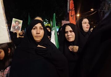 اجتماع باشکوه عزاداران حسینی در میدان امام خمینی (ره) کوهدشت