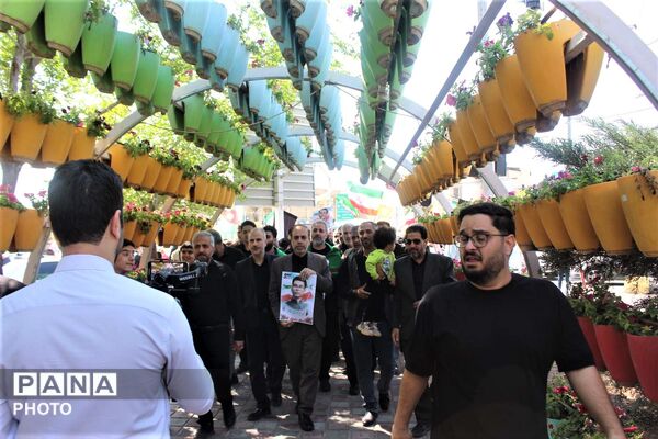 آیین تشییع پیکر دانش‌آموز شهید «سید محمد حسینی مقدم»