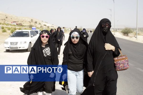 آیین پیاده‌روی جاماندگان اربعین در گچساران 