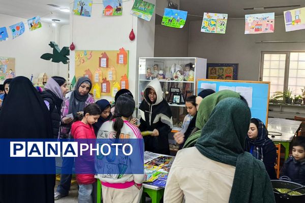 غرفه کار آفرینی و غرفه بازی به مناسبت دهه فجر در کانون پرورش فکری اندیشه