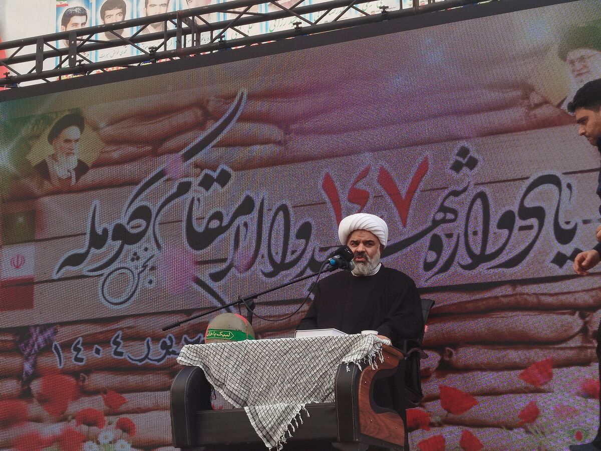 شهدا بی واسطه از منبع فیض الهی متنعم هستند