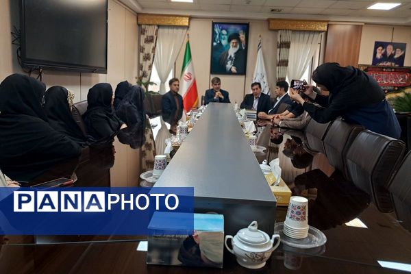 برپایی میز خدمت در فرمانداری شهرستان ملارد به مناسبت هفته بهزیستی 