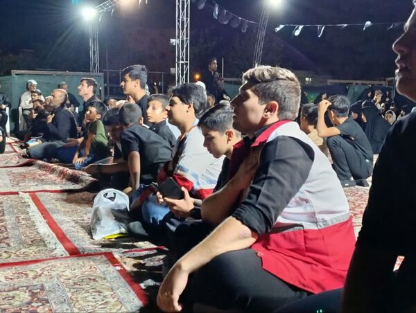 جوانان هلال احمر کاشمر در سوگ رقیه (س)