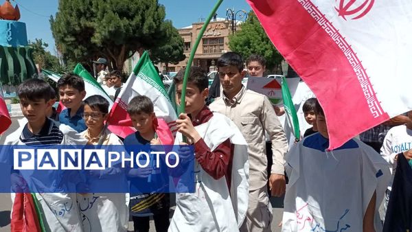 خروش دانش‌آموزان کفن پوش در آذربایجان شرقی