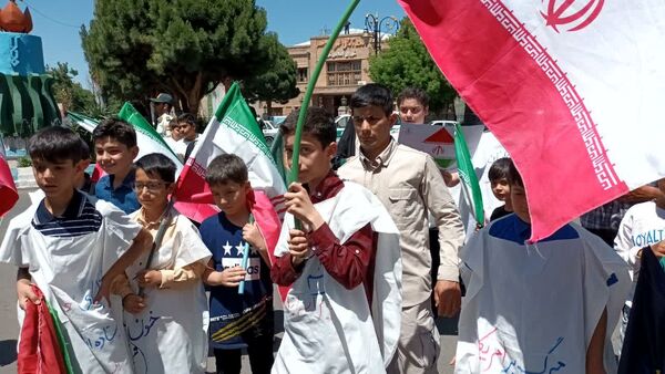 خروش دانش‌آموزان کفن پوش در آذربایجان شرقی