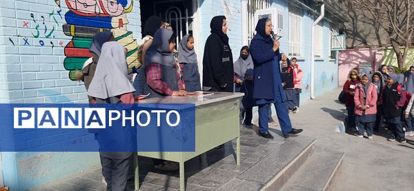 تقدیر از نخبگان درسی دبستان حضرت زینب(س) در طرقبه شاندیز