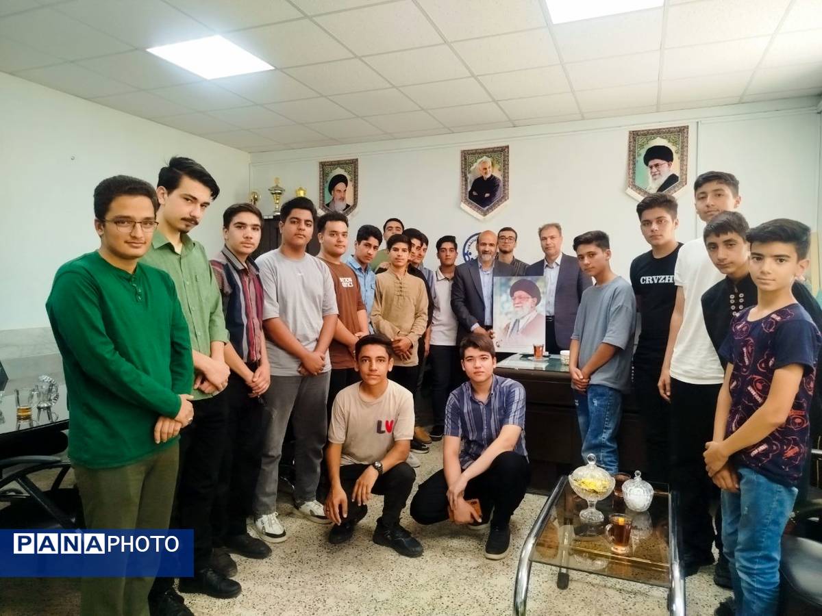 دیدار روسای انجمن اسلامی مدارس شهرستان کاشمر با معاون پرورشی و تربیت بدنی کاشمر