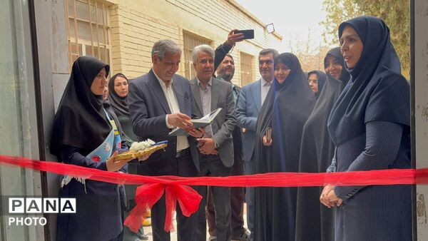 افتتاح «نگارستان فردا» ؛نمایشگاه دست سازه های دانش آموزان دختر شهرستان کاشمر