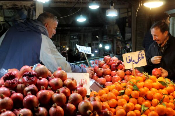 بازار داغ یلدا در زنجان