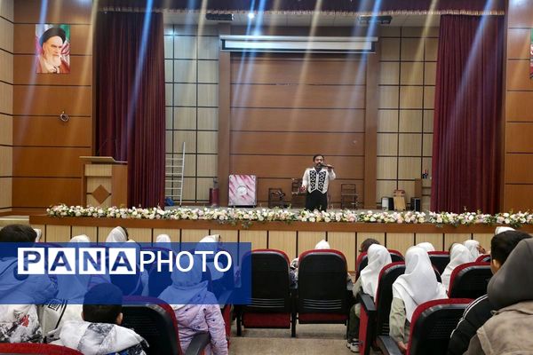 برگزاری سیرک لی‌لی پوت‌ها در اداره آموزش و پرورش رباط‌کریم