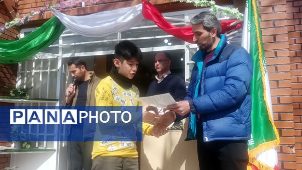 تقدیر از دانش‌آموزان برتر دبیرستان پژوهش آشخانه 