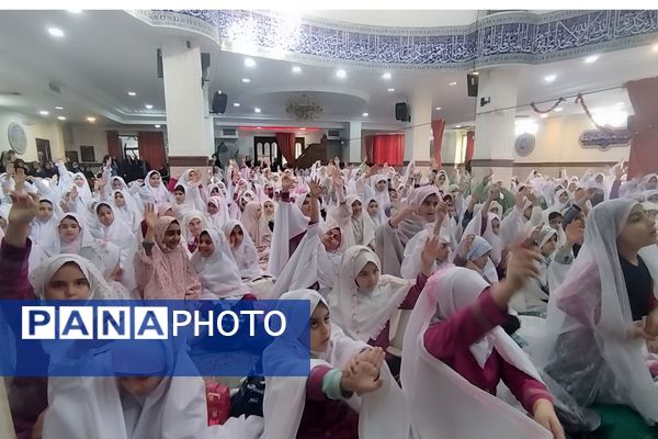 آیین جشن تکلیف دانش‌آموزان دختر شهرستان پردیس در فضایی معنوی و باشکوه